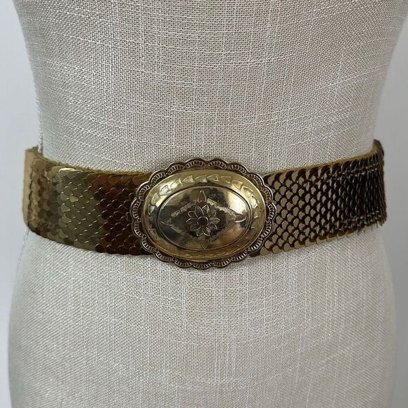 Vintage Gold Tone Metal Stretchy Belt with Oval Buckle - Picture 1 of 10